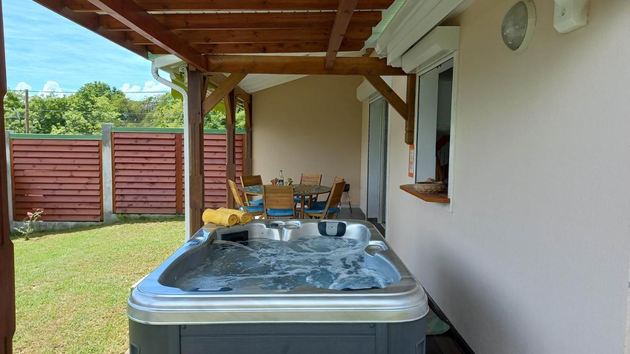 Villa Lovado Avec Jacuzzi Saint-Francois  Luaran gambar